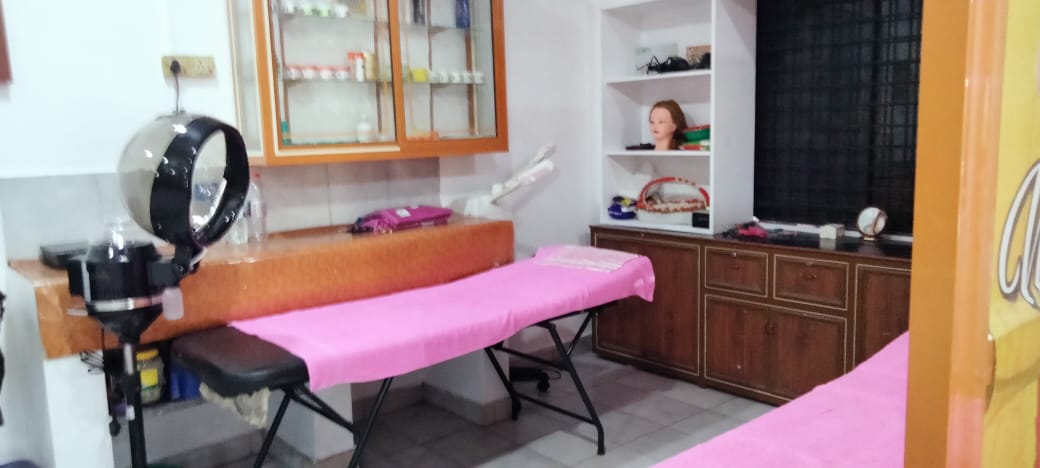 ടച്ച്‌ & ഗ്ലോ ബ്യൂട്ടി പാർലർ , ഫാഷൻ ടൈലറിംഗ്  ചെറുപുഴ